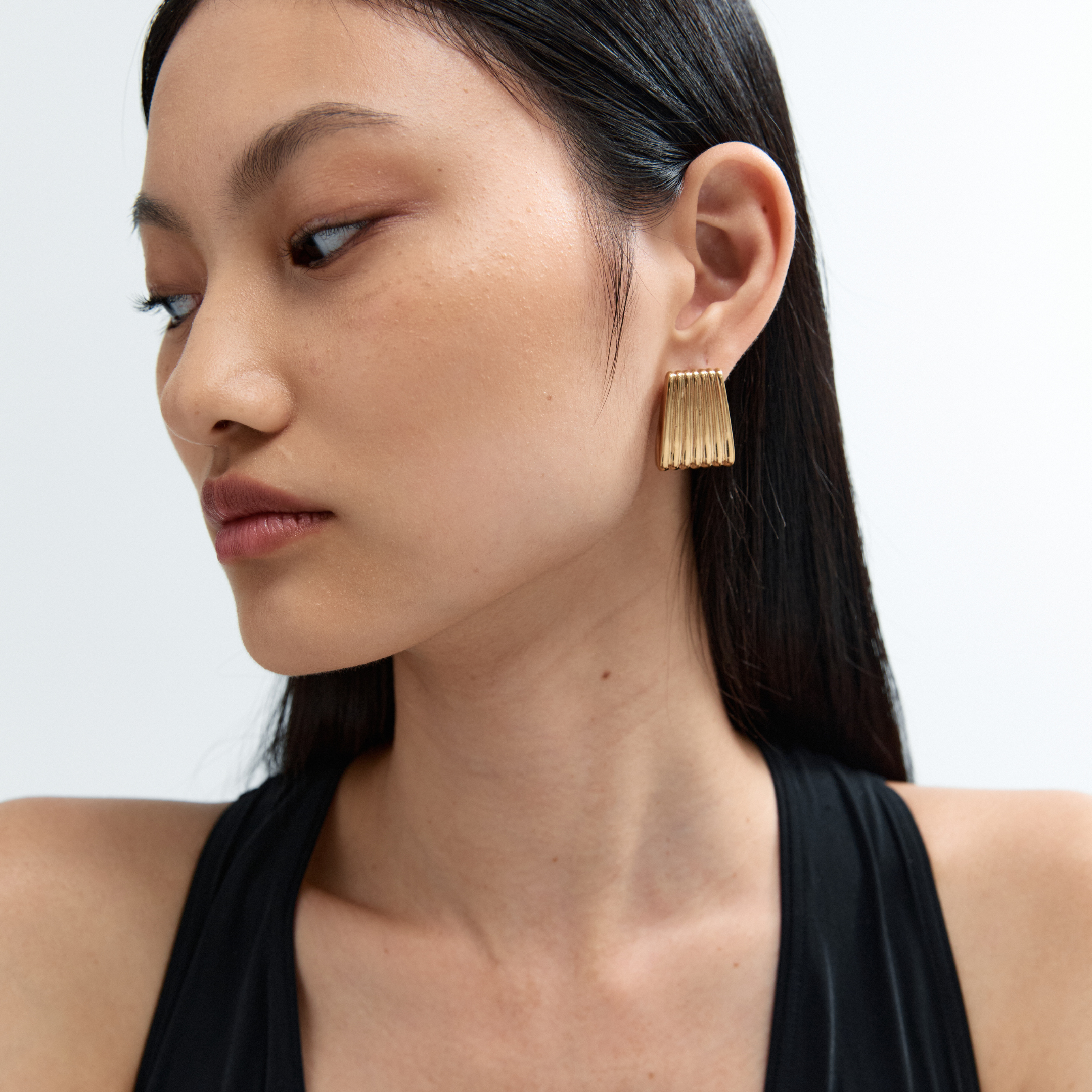 Ribbed Earring