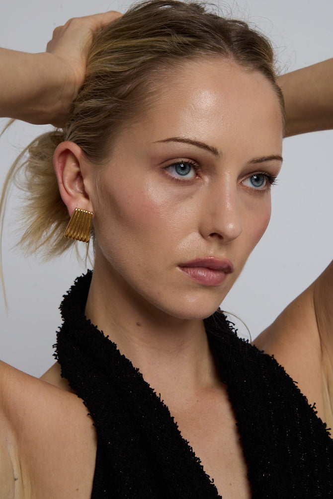 Ribbed Earring