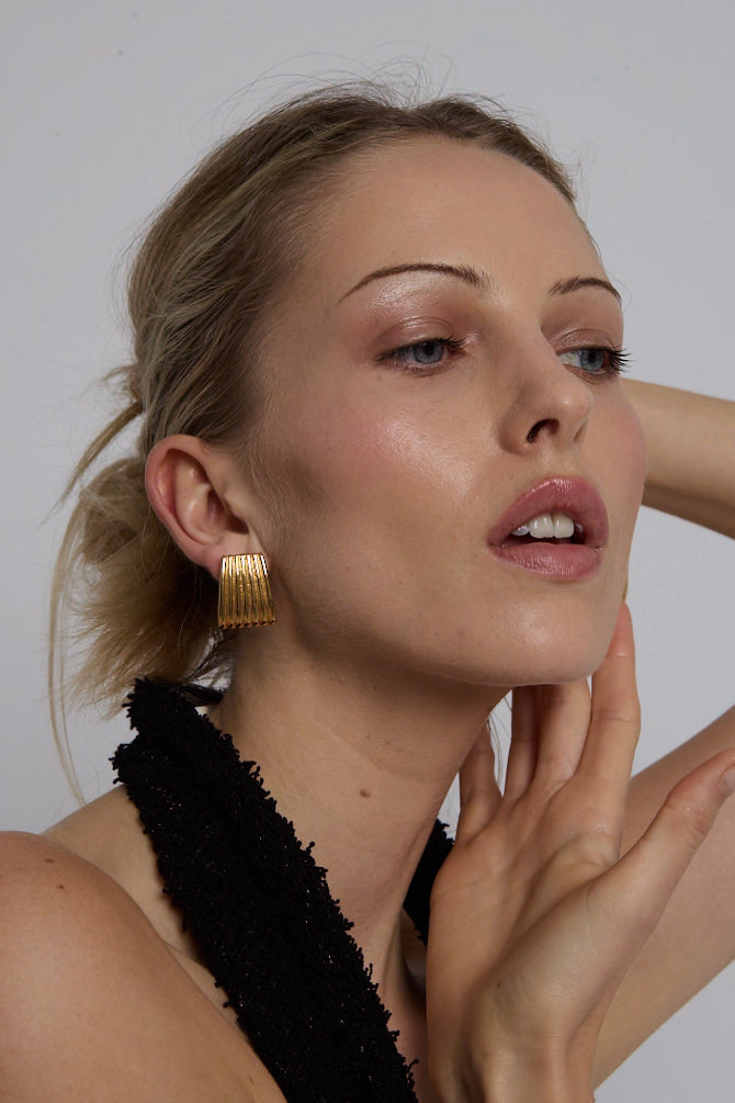 Ribbed Earring