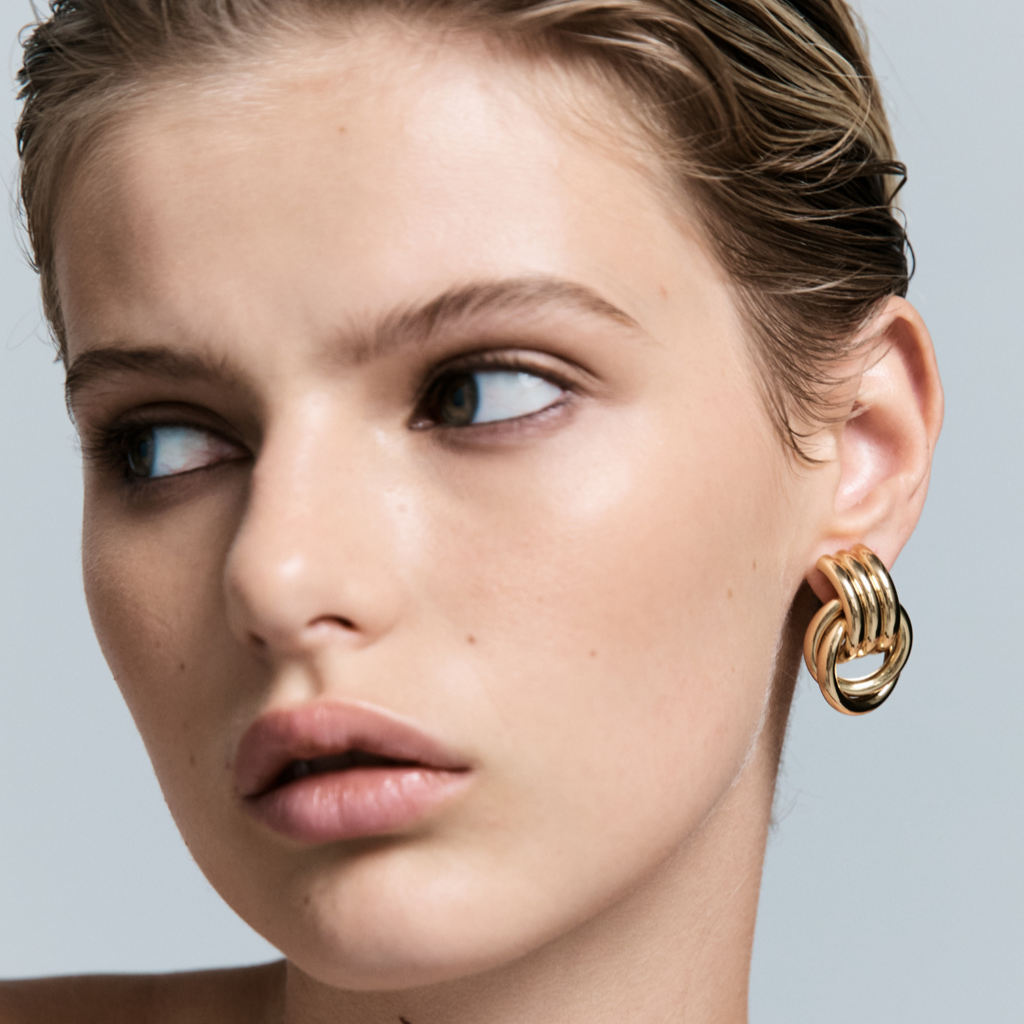 Mini Knot Earrings